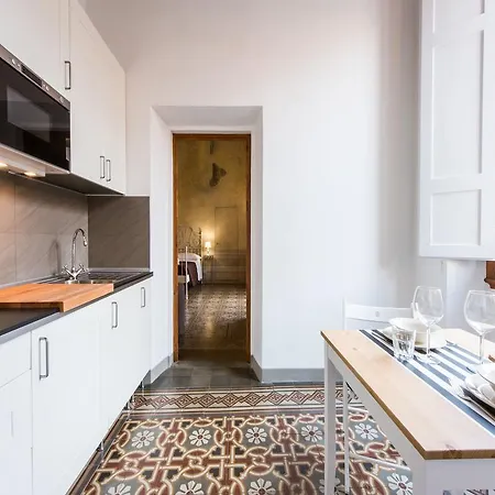 Apartment Bargello